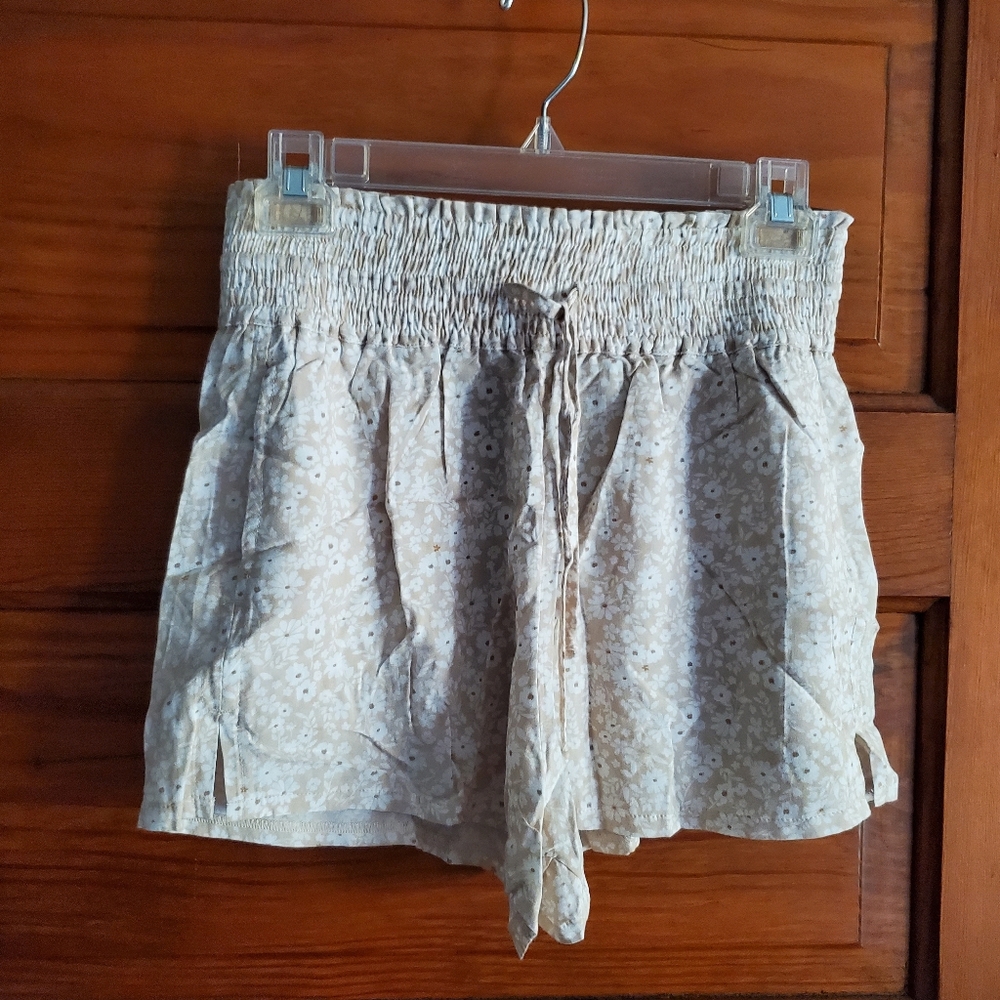 Cute Ambercrombie & Fitch Floral Shorts